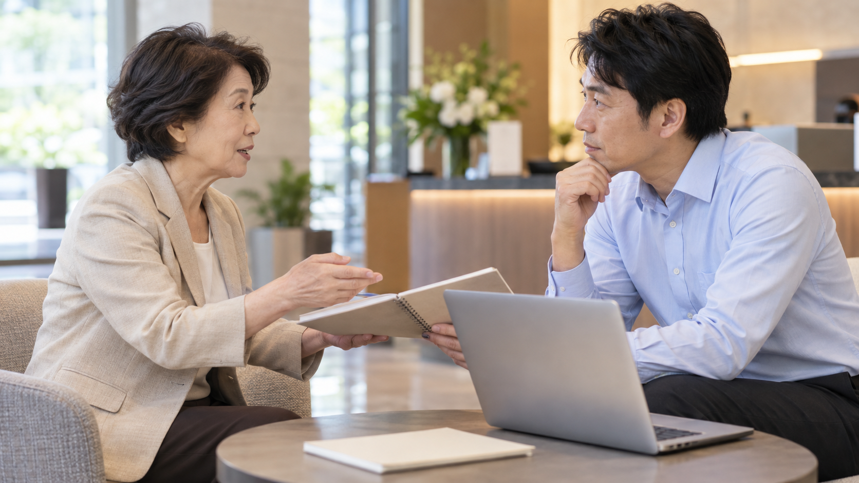業務の引き継ぎとは？属人化を減らす資料と確認の進め方を相談・確認するイメージ